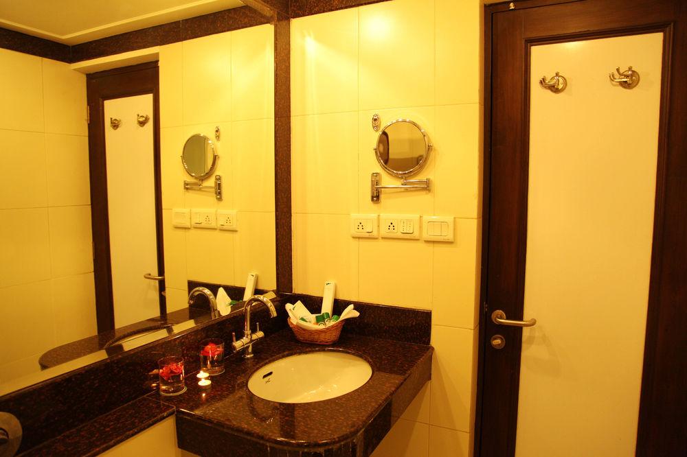 Country Inn & Suites Haridwar Ngoại thất bức ảnh